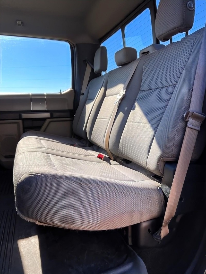 Ford F-150 Vehicle Full-screen Gallery Image 17