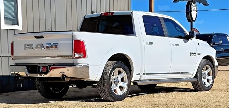 Ram 1500 Vehicle Full-screen Gallery Image 05