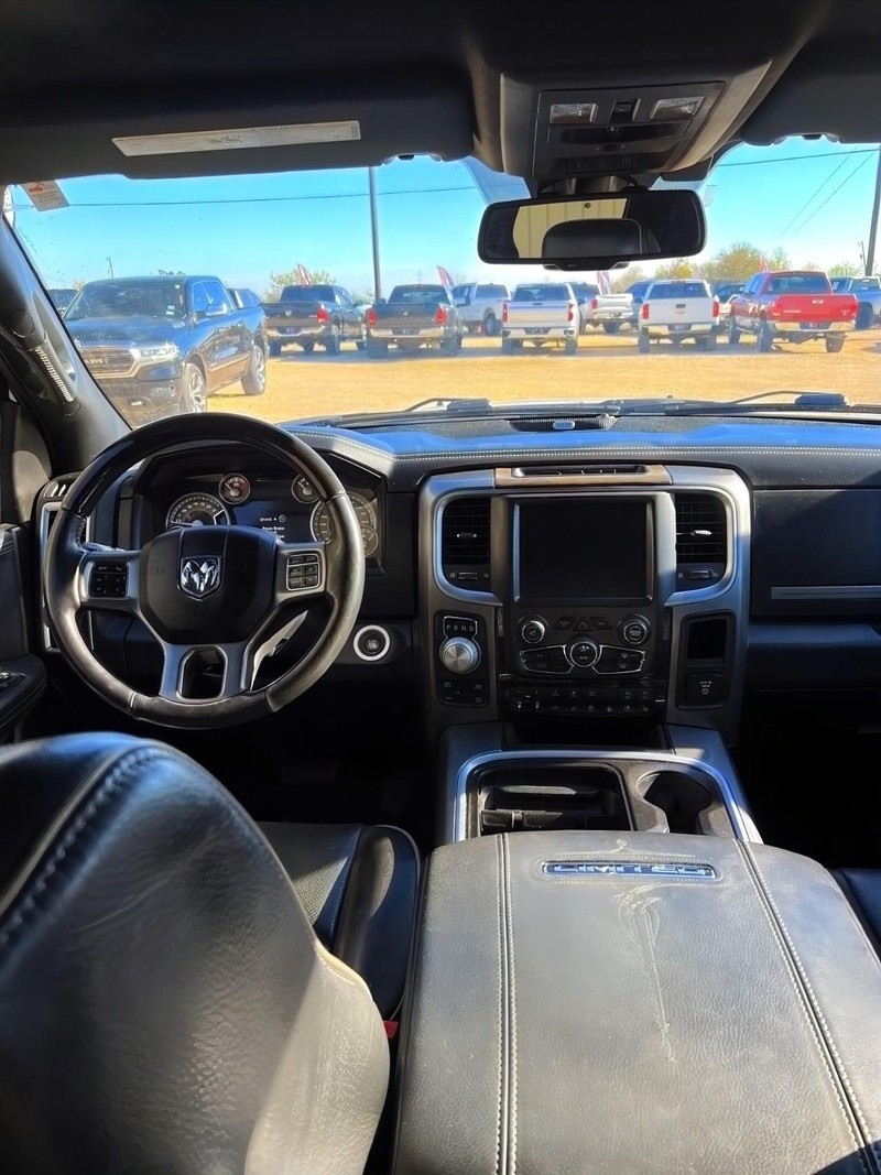 Ram 1500 Vehicle Full-screen Gallery Image 14