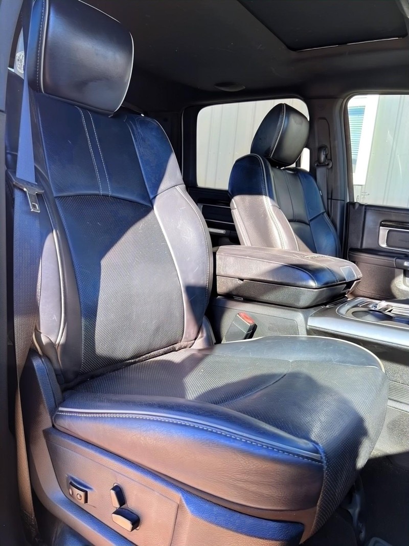 Ram 1500 Vehicle Full-screen Gallery Image 17