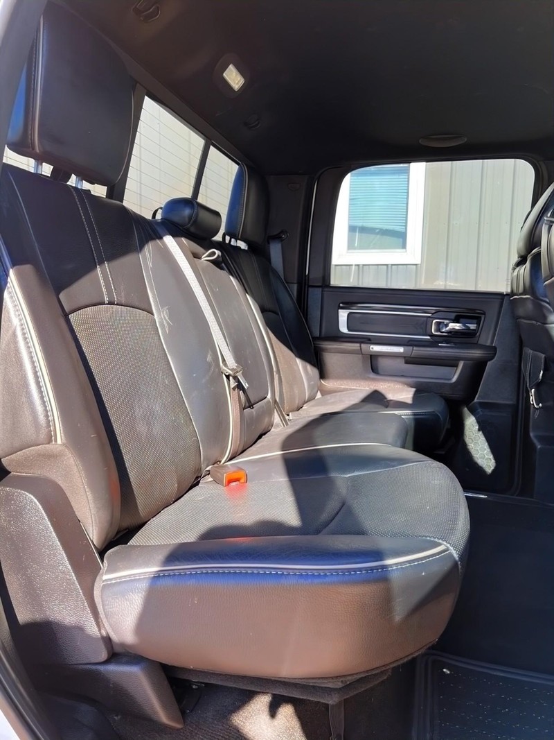 Ram 1500 Vehicle Full-screen Gallery Image 18