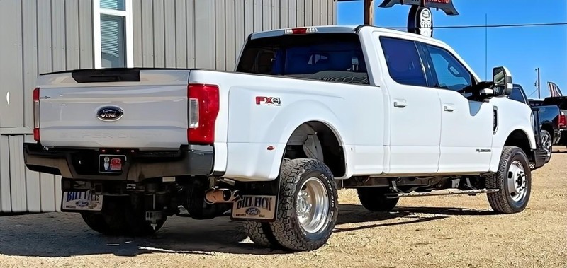 Ford Super Duty F-350 DRW Vehicle Full-screen Gallery Image 05