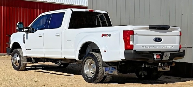 Ford Super Duty F-350 DRW Vehicle Full-screen Gallery Image 06