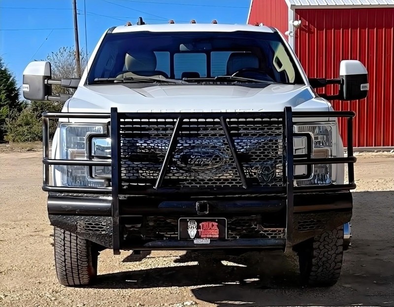 Ford Super Duty F-350 DRW Vehicle Full-screen Gallery Image 07