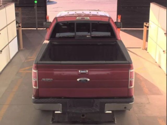 Ford F-150 Vehicle Full-screen Gallery Image 06