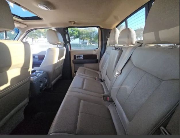 Ford F-150 Vehicle Full-screen Gallery Image 11