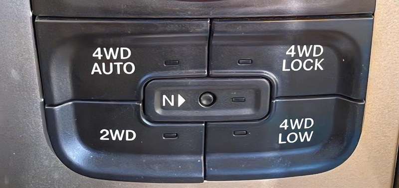 Ram 1500 Vehicle Full-screen Gallery Image 12