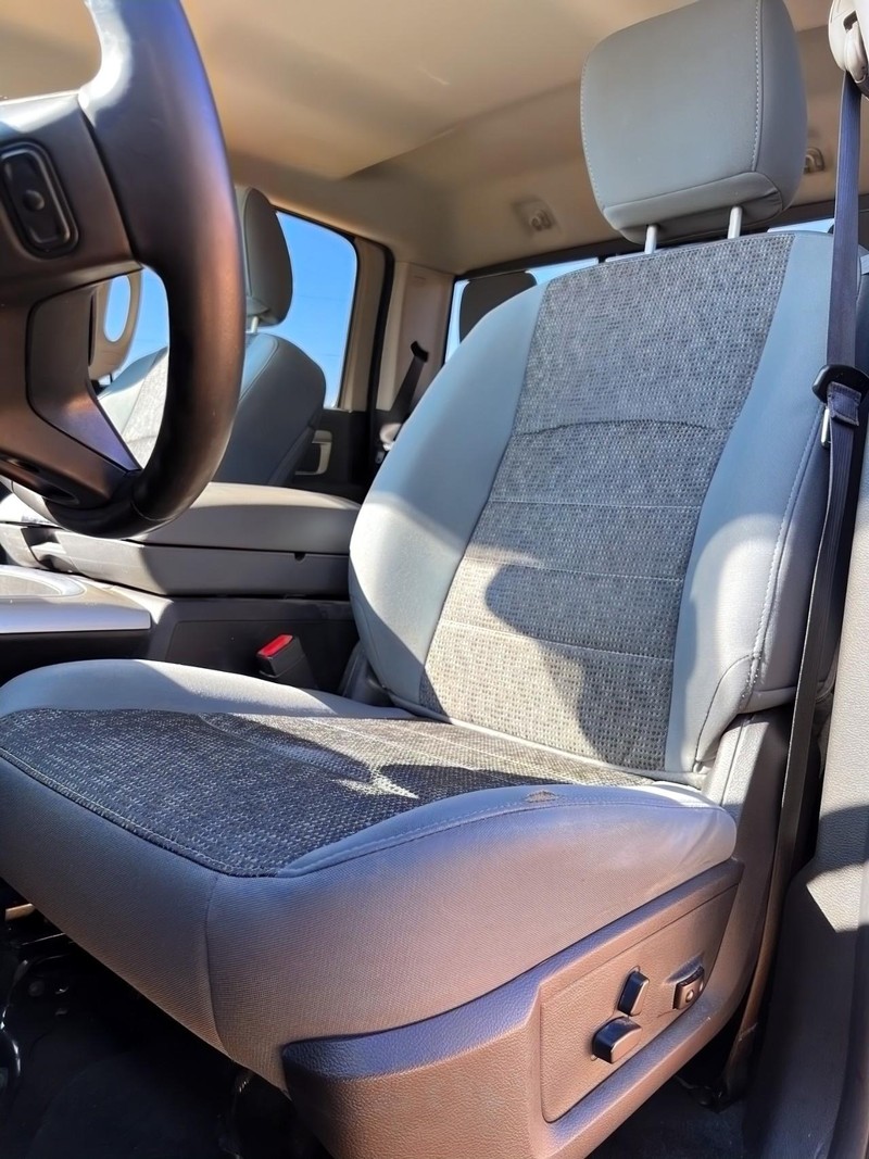 Ram 1500 Vehicle Full-screen Gallery Image 14