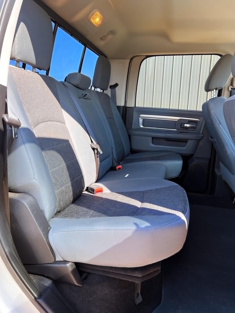 Ram 1500 Vehicle Full-screen Gallery Image 16