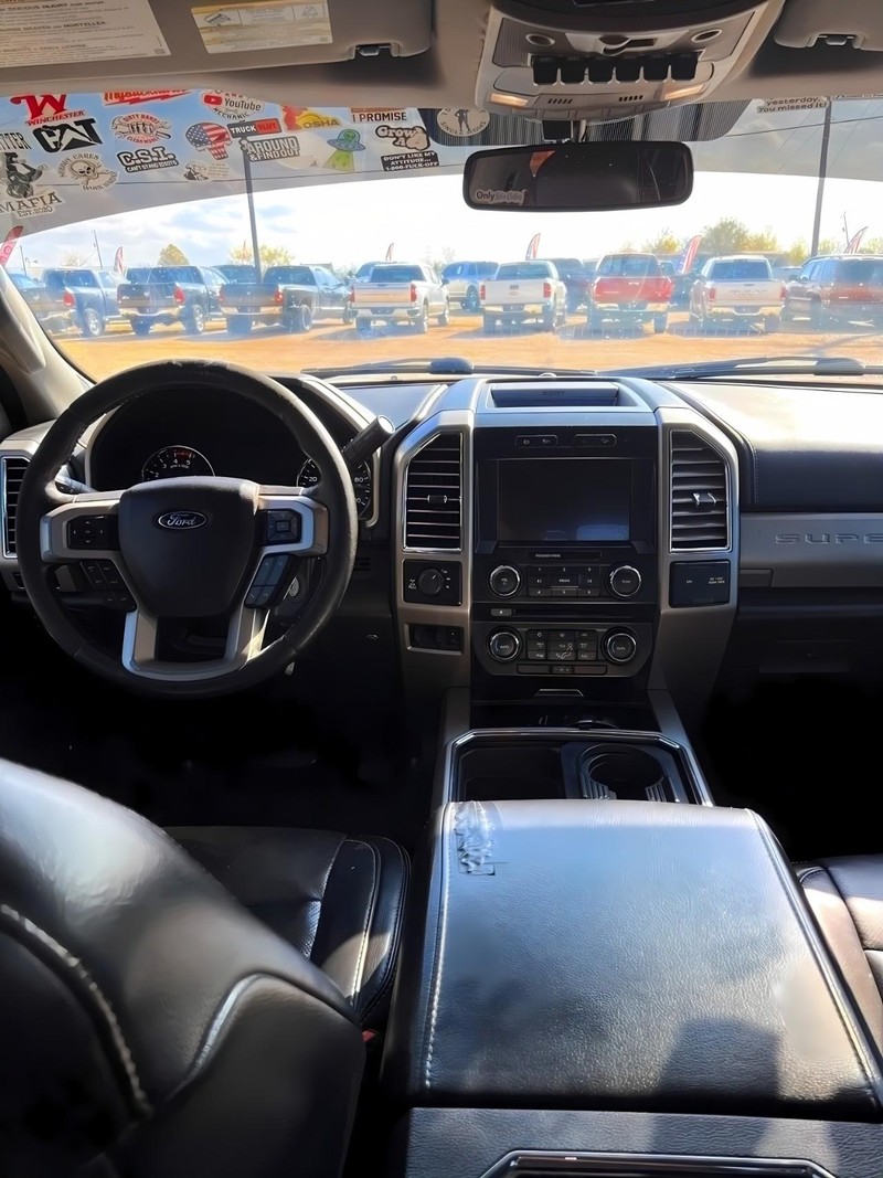 Ford Super Duty F-250 SRW Vehicle Full-screen Gallery Image 13