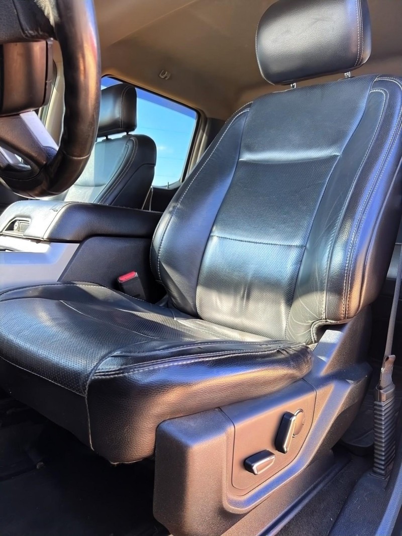 Ford Super Duty F-250 SRW Vehicle Full-screen Gallery Image 14