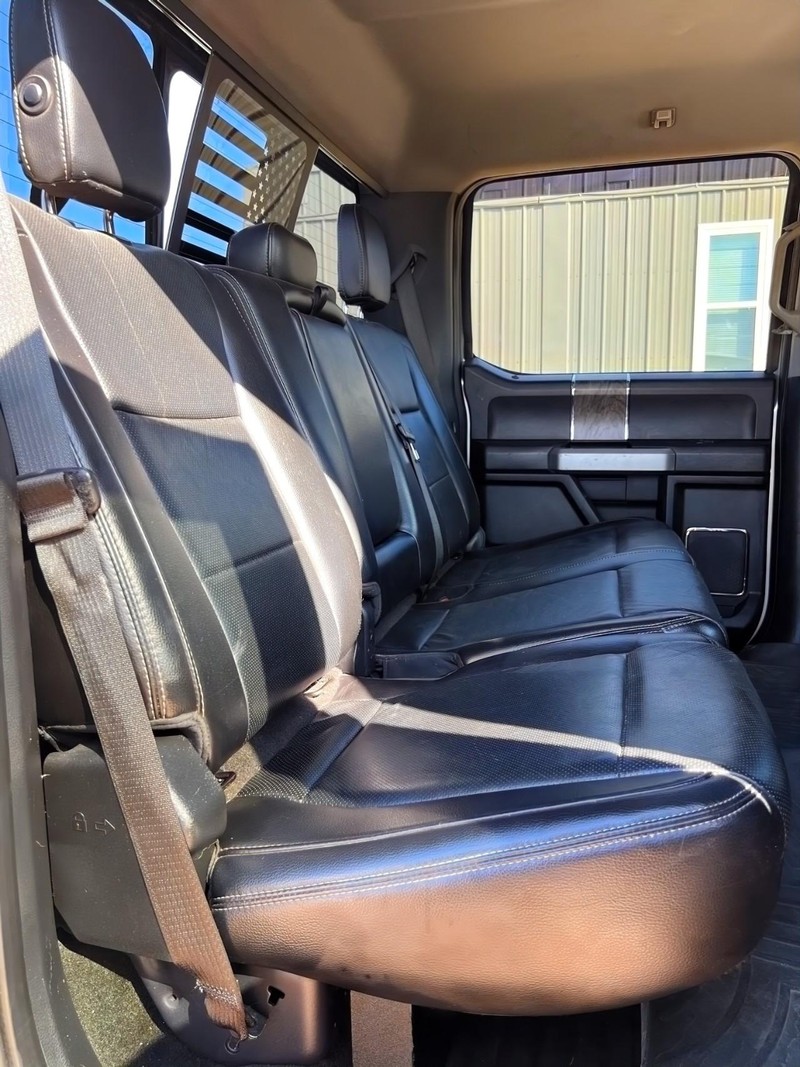 Ford Super Duty F-250 SRW Vehicle Full-screen Gallery Image 16