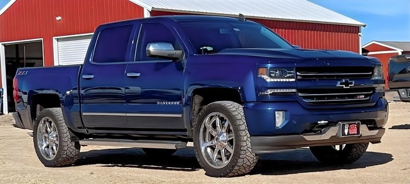 Chevrolet Silverado 1500 Vehicle Full-screen Gallery Image 02