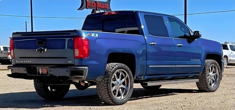 Chevrolet Silverado 1500 Vehicle Full-screen Gallery Image 05
