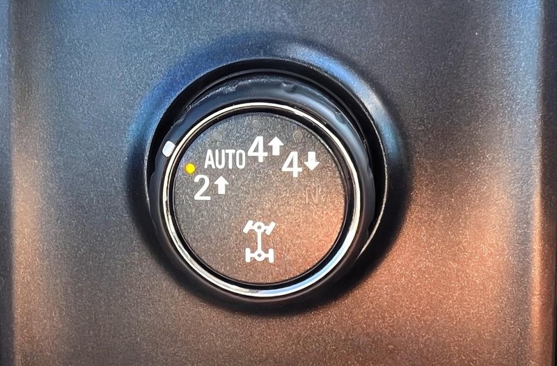 Chevrolet Silverado 1500 Vehicle Full-screen Gallery Image 12