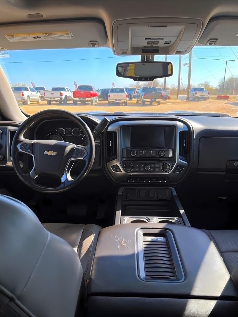 Chevrolet Silverado 1500 Vehicle Full-screen Gallery Image 13