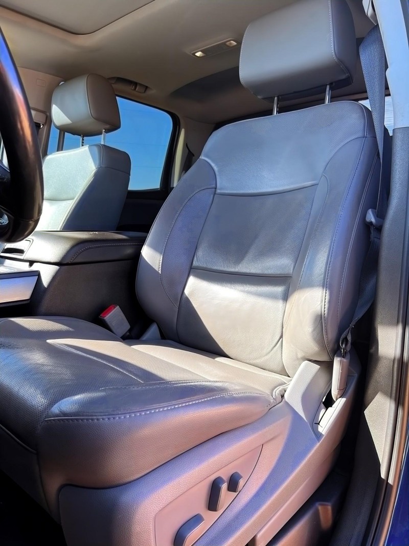Chevrolet Silverado 1500 Vehicle Full-screen Gallery Image 15