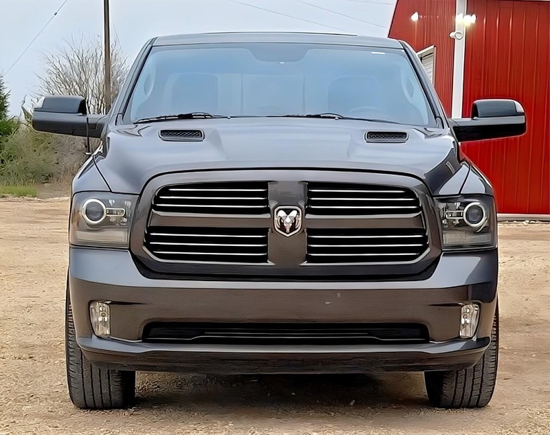 Ram 1500 Vehicle Full-screen Gallery Image 07