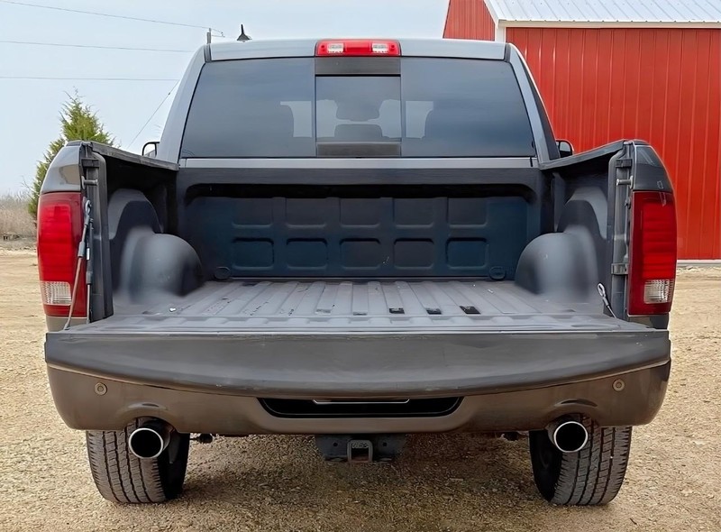 Ram 1500 Vehicle Full-screen Gallery Image 09