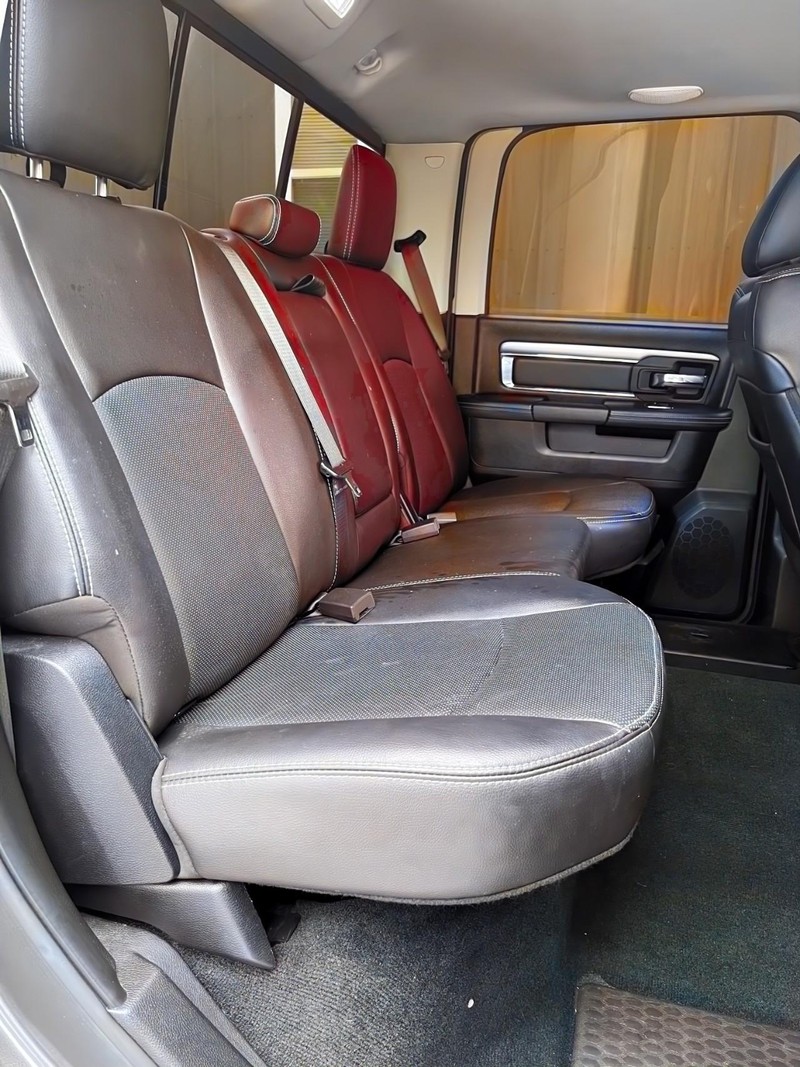 Ram 1500 Vehicle Full-screen Gallery Image 17