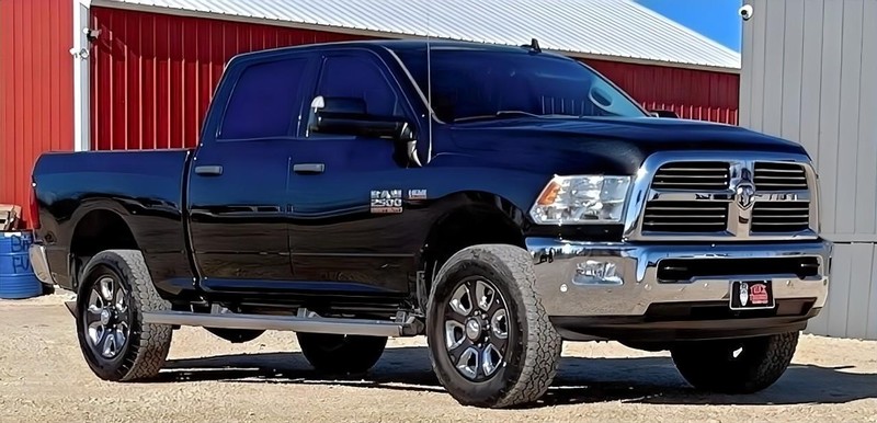 Ram 2500 Vehicle Full-screen Gallery Image 02