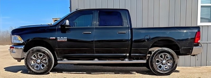 Ram 2500 Vehicle Full-screen Gallery Image 04