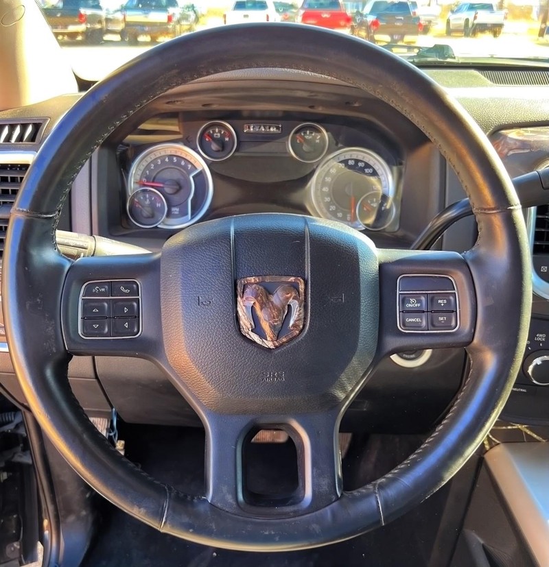 Ram 2500 Vehicle Full-screen Gallery Image 10