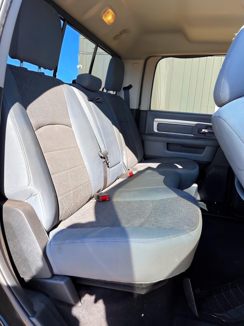 Ram 2500 Vehicle Full-screen Gallery Image 16