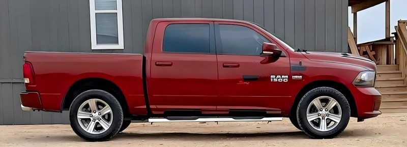 Ram 1500 Vehicle Full-screen Gallery Image 03