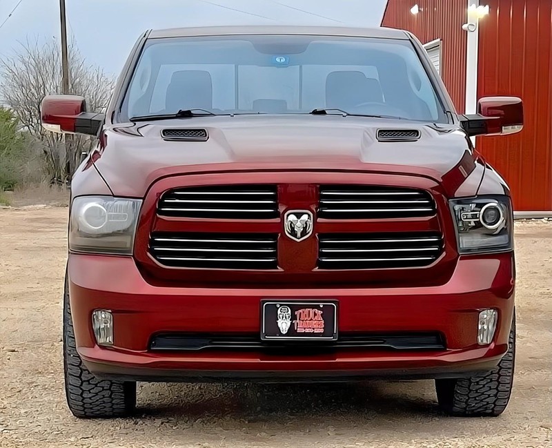 Ram 1500 Vehicle Full-screen Gallery Image 07