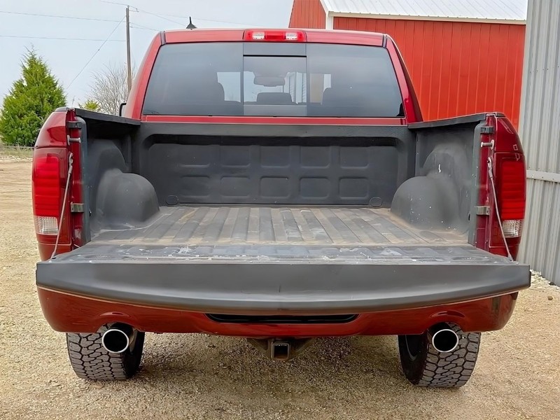 Ram 1500 Vehicle Full-screen Gallery Image 09