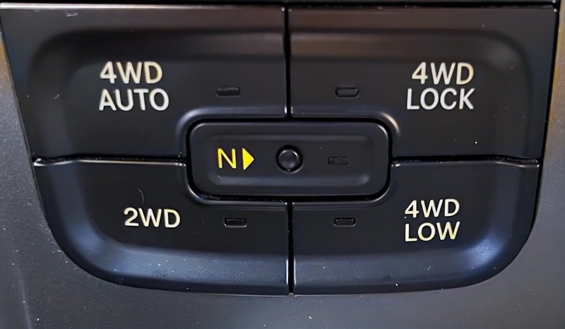 Ram 1500 Vehicle Full-screen Gallery Image 12