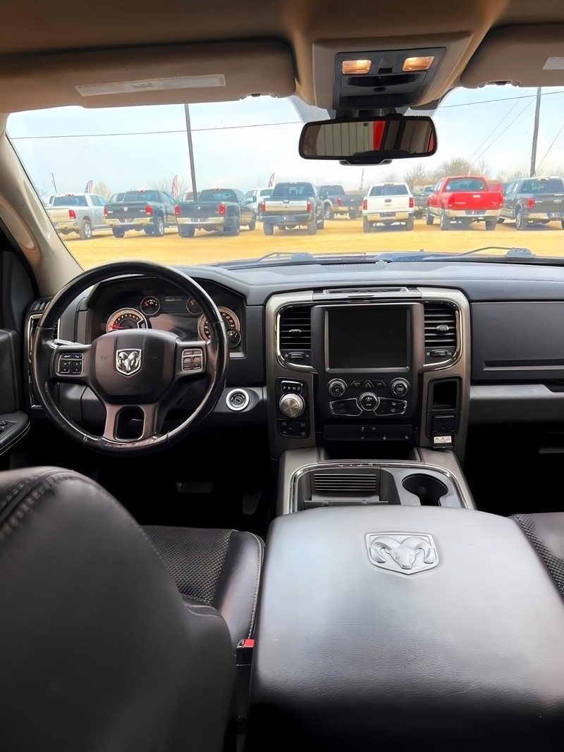 Ram 1500 Vehicle Full-screen Gallery Image 13