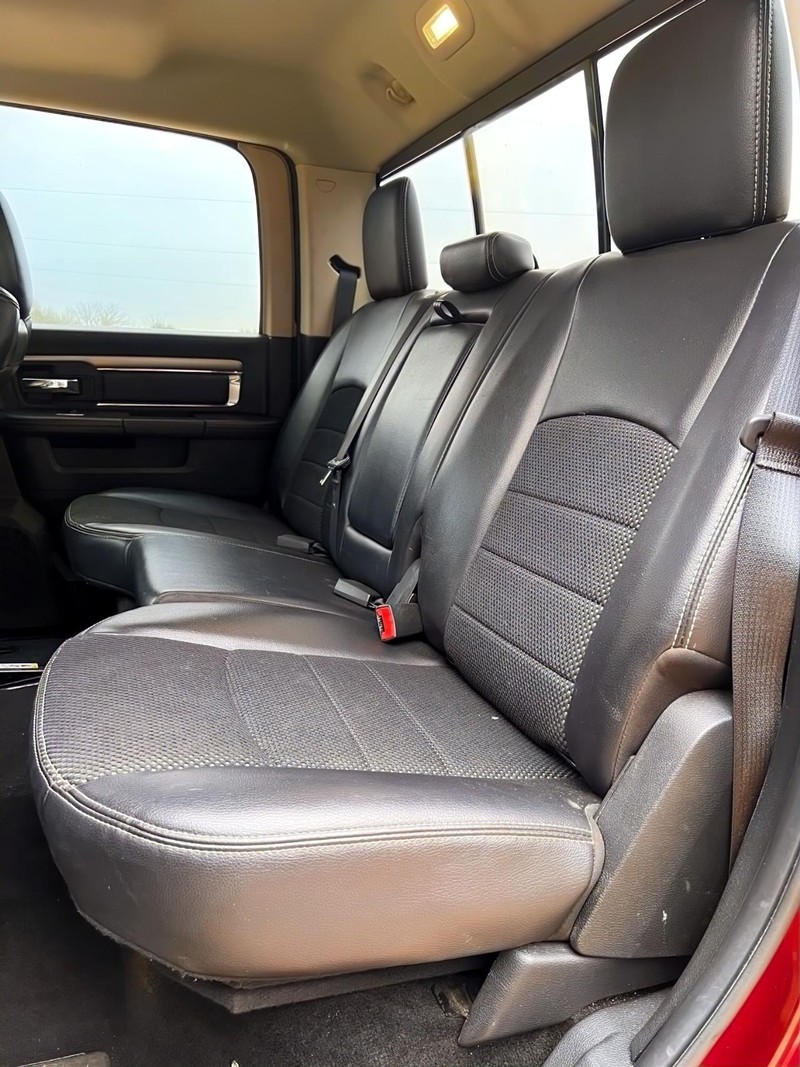 Ram 1500 Vehicle Full-screen Gallery Image 17