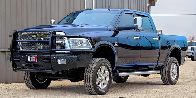 Ram 2500 4WD Laramie Crew Cab - Kyle TX