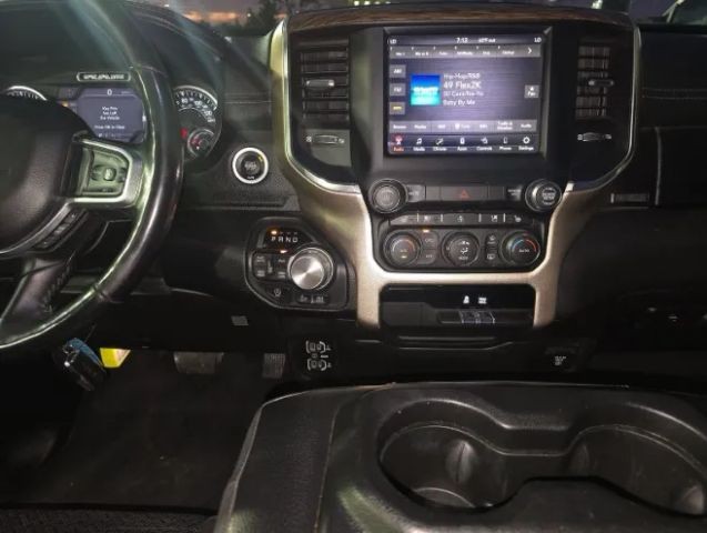 Ram 1500 Vehicle Full-screen Gallery Image 07