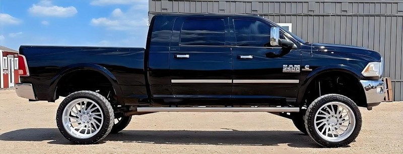 Ram 2500 Vehicle Full-screen Gallery Image 03