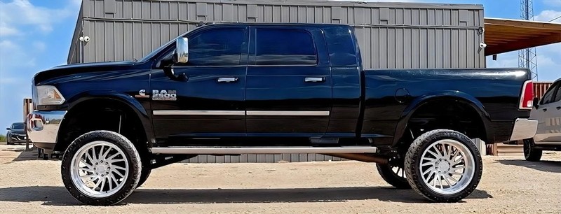 Ram 2500 Vehicle Full-screen Gallery Image 04