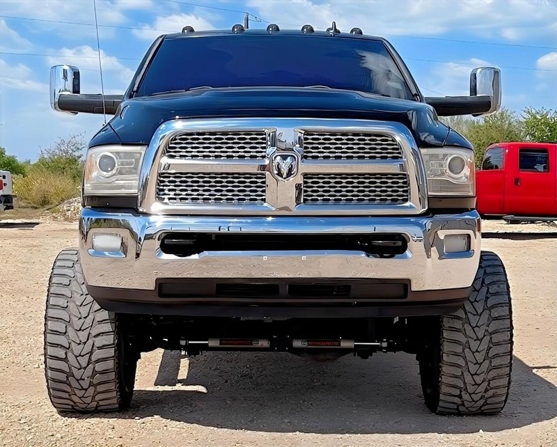Ram 2500 Vehicle Full-screen Gallery Image 07