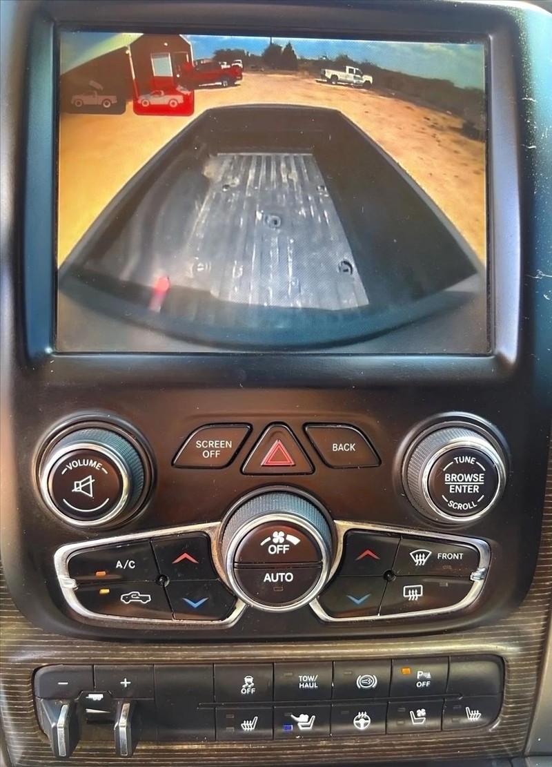 Ram 2500 Vehicle Full-screen Gallery Image 11