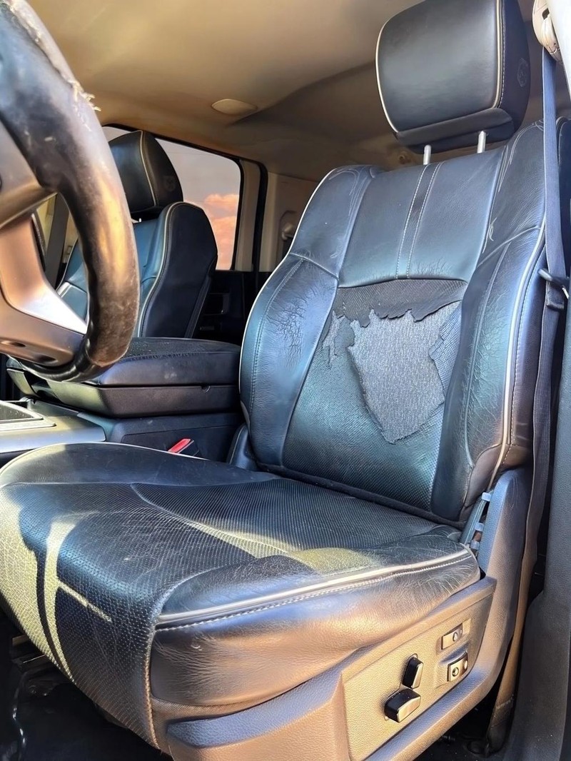 Ram 2500 Vehicle Full-screen Gallery Image 14