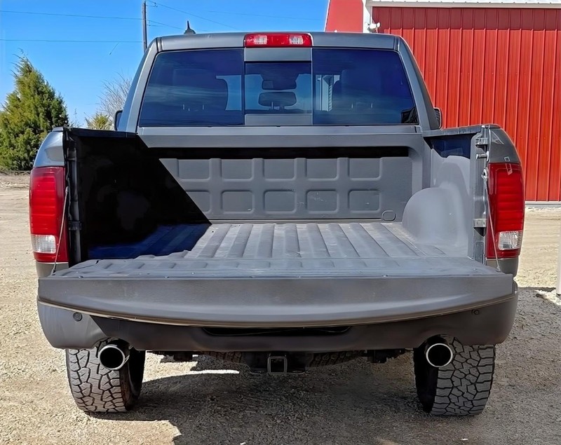 Ram 1500 Vehicle Full-screen Gallery Image 09