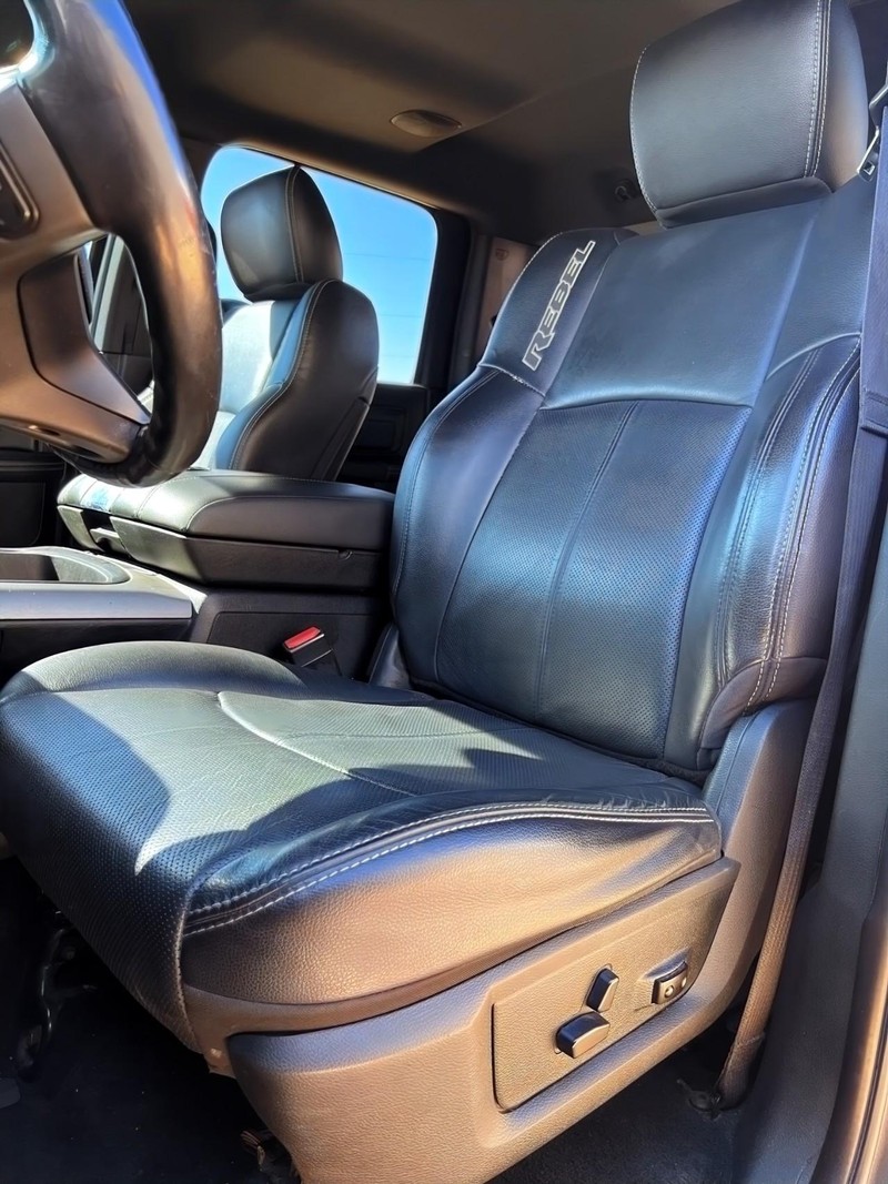 Ram 1500 Vehicle Full-screen Gallery Image 14