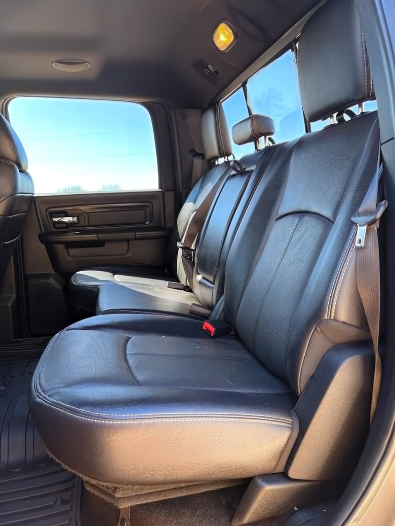 Ram 1500 Vehicle Full-screen Gallery Image 17