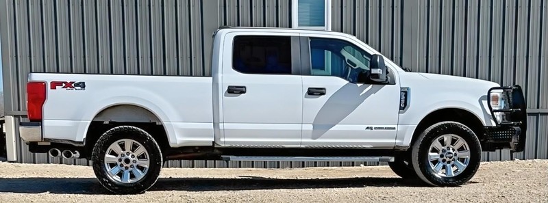 Ford Super Duty F-250 SRW Vehicle Full-screen Gallery Image 03