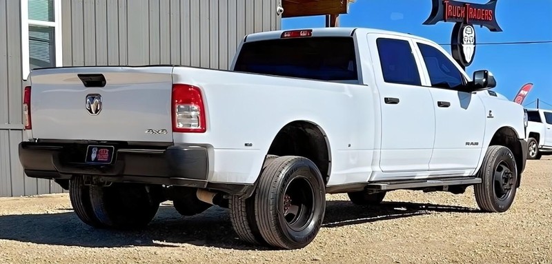 Ram 3500 Vehicle Full-screen Gallery Image 05