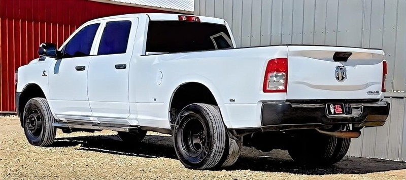 Ram 3500 Vehicle Full-screen Gallery Image 06