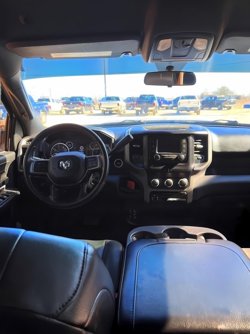 Ram 3500 Vehicle Full-screen Gallery Image 14