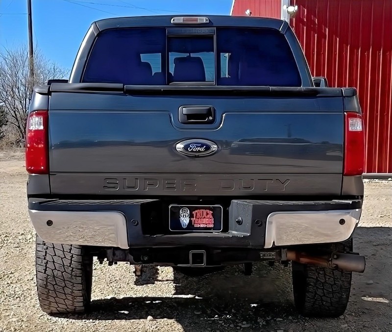 Ford Super Duty F-350 SRW Vehicle Full-screen Gallery Image 08