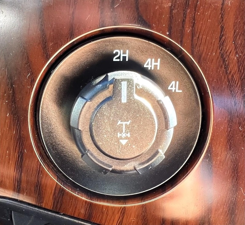 Ford Super Duty F-350 SRW Vehicle Full-screen Gallery Image 12